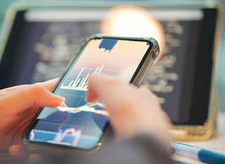 Transparentní proces výběru a převodu finančních prostředků kontroluje investor